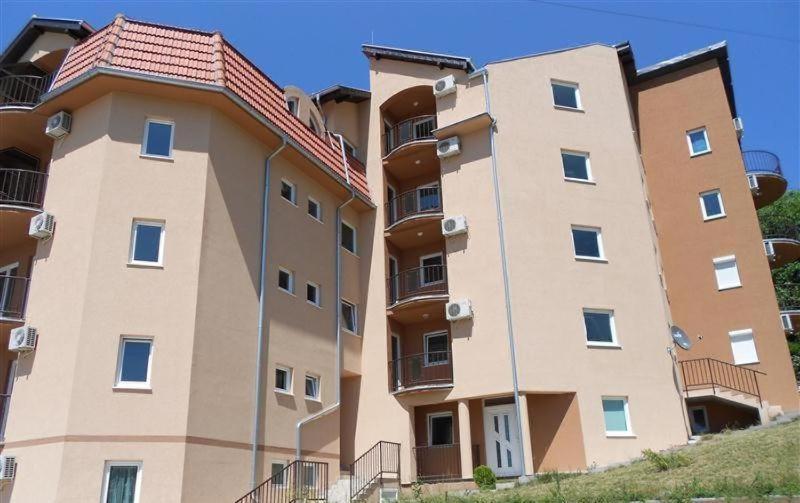 Apartmán Ema Lux - Zgrada Panorama Soko Banja Exteriér fotografie