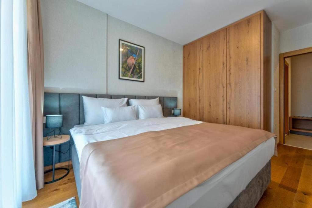 Apartmán Ema Lux - Zgrada Panorama Soko Banja Exteriér fotografie