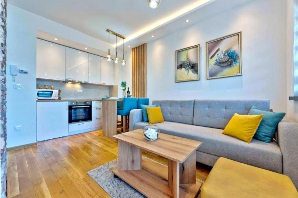 Apartmán Ema Lux - Zgrada Panorama Soko Banja Exteriér fotografie